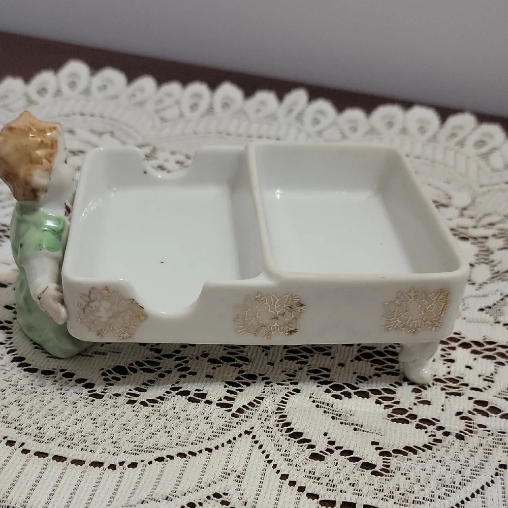 Vintage Ashtray And Cigarette Holder